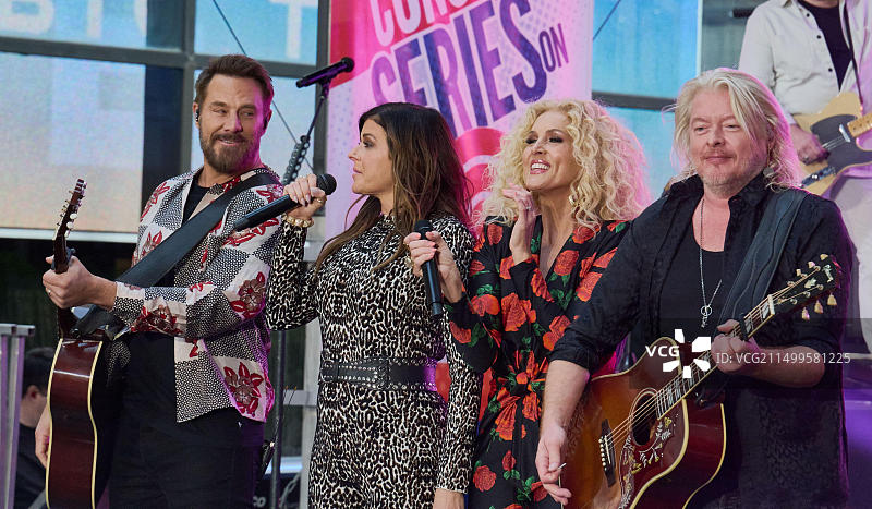 Little Big Town在NBC“今日”秀洛克菲勒广场演唱会系列上表演图片素材