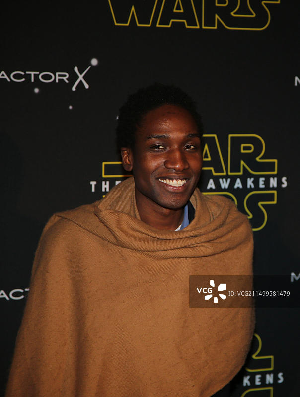 设计师Agi Mdumulla出席在伦敦老塞尔福里奇酒店举行的《星球大战：时尚原力》时装秀图片素材