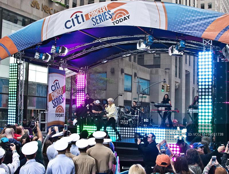 纽约特洛耶·希文“今日秀”夏季演唱会表演图片素材