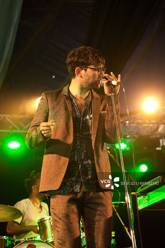 Jamie Lidell在2010年纬度音乐节上的表演，地点：英国萨福克郡亨厄姆公园图片素材