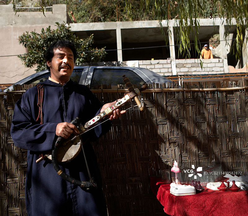 阿特拉斯山脉的街头音乐家，摩洛哥图片素材