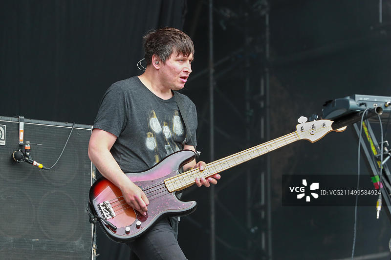 英国苏格兰格拉斯哥。2019年7月14日。在格拉斯哥市中心格拉斯哥绿地公园举行的 TRNSMT 音乐节的第三天，成千上万的观众涌入。包括 THE WOMBATS 在内的许多著名乐队和歌手为爆满的观众带来了欢乐。图片来源：Findlay/Alamy Live News图片素材