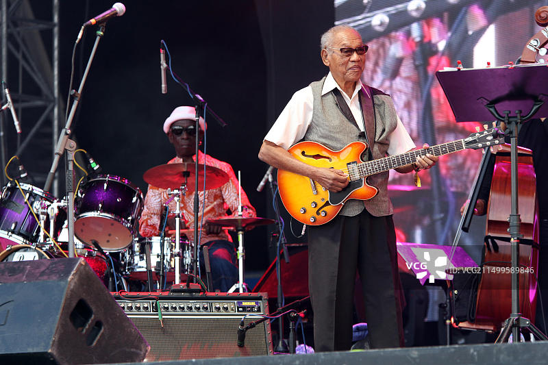 欧内斯特·兰格林及其朋友在特伦钦Pohoda音乐节上表演图片素材