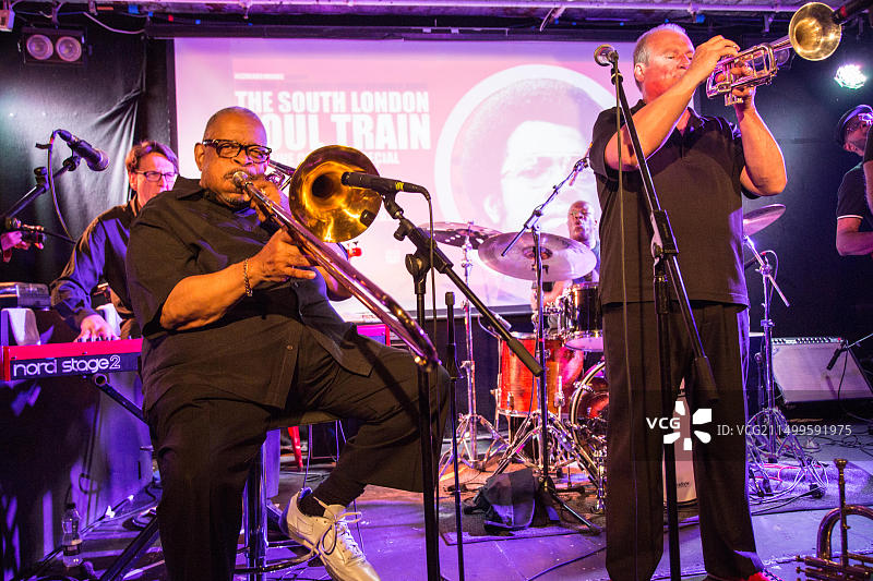 2018年4月21日英国伦敦CLF咖啡馆：弗雷德·韦斯利与新JBs爵士乐队图片素材
