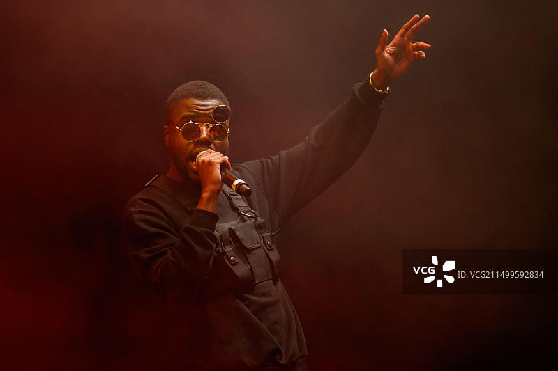 Arma Jackson，真名Jordan Mfumu-Kanda Dhi，出生于1995年1月23日，是一位瑞士创作型歌手。图片素材