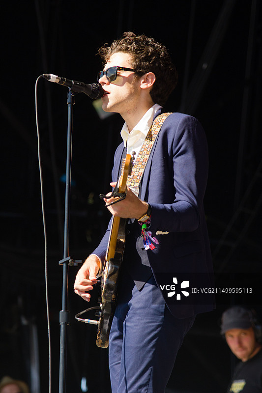 诺亚与鲸鱼在格拉斯顿伯里音乐节舞台上，2013年，萨默塞特，英国图片素材