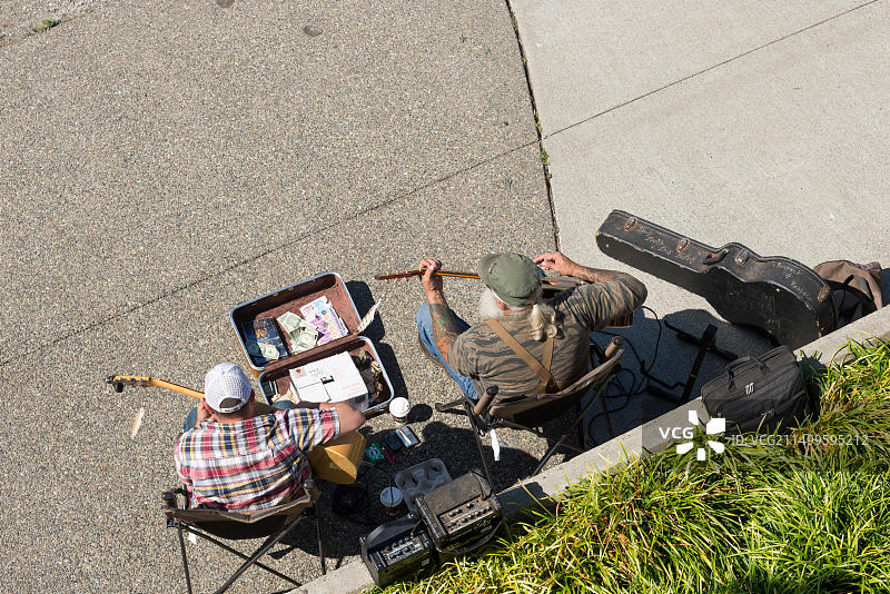 华盛顿州奥林匹亚港口广场年度节日上的音乐家图片素材