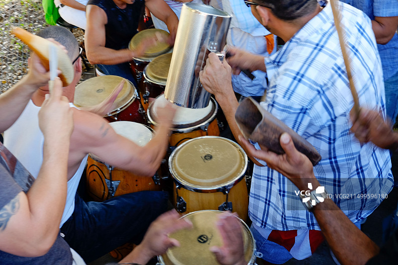 迈阿密Calle 8街节：音乐、美食与西班牙传统图片素材