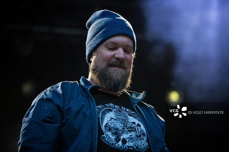 美国歌手、音乐家兼词曲作者约翰·格兰特在挪威卑尔根音乐节Bergenfest 2015上举办现场音乐会图片素材