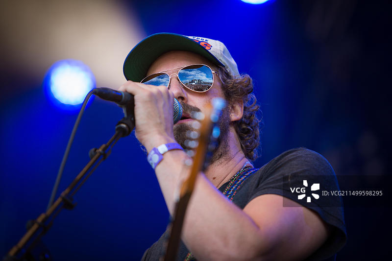 美国音乐人Phosphorescent 2013年现场演出图片素材