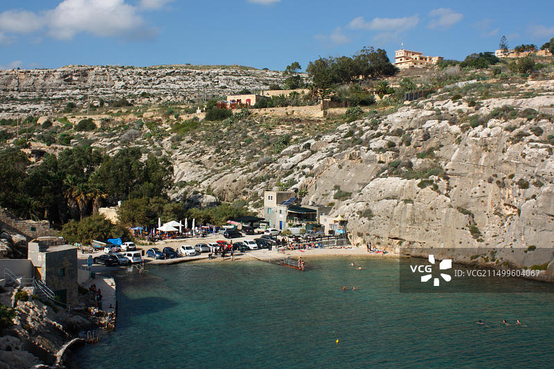 地中海旅行：马耳他戈佐岛的Mgarr ix-Xini海滩图片素材