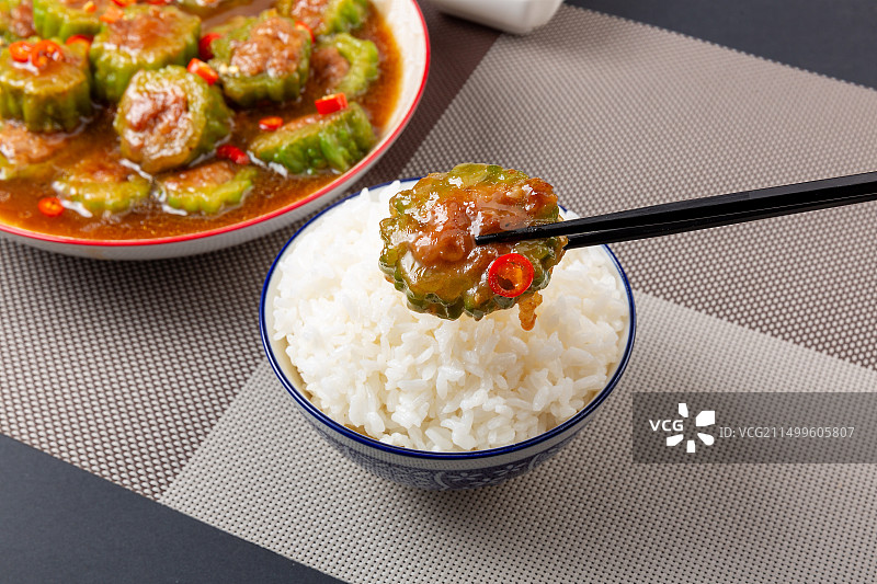 苦瓜酿肉 苦瓜塞肉 煎酿苦瓜图片素材