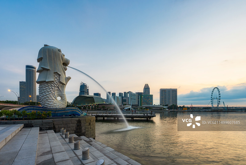 狮城，鱼尾狮，清晨，日出，都市天际线，地标建筑，亚洲四小龙，花园城市，下沉广场，休闲，城市生活，壁纸图片素材