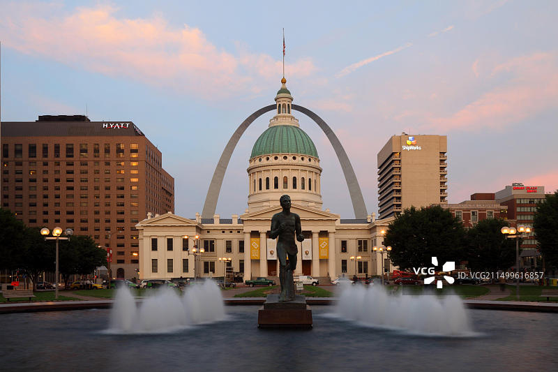 美国密苏里州圣路易斯旧法院大楼和拱门图片素材