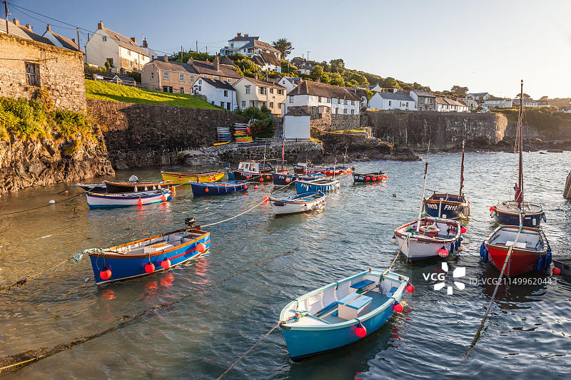 英国康沃尔赫尔斯顿的Coverack小港，蜥蜴半岛图片素材