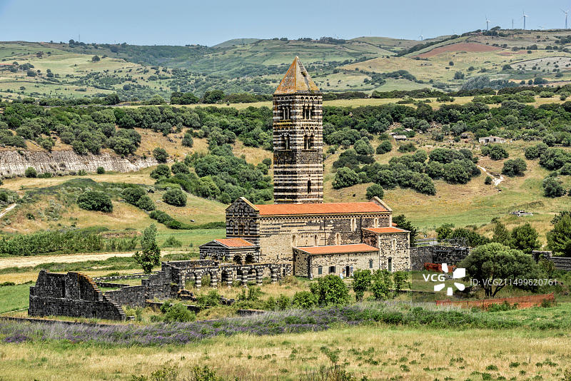 意大利撒丁岛圣issima Trinità di Saccargia修道院教堂风光图片素材