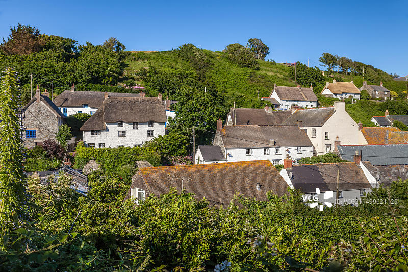 英国康沃尔郡卡格德威斯渔村的古老房屋图片素材