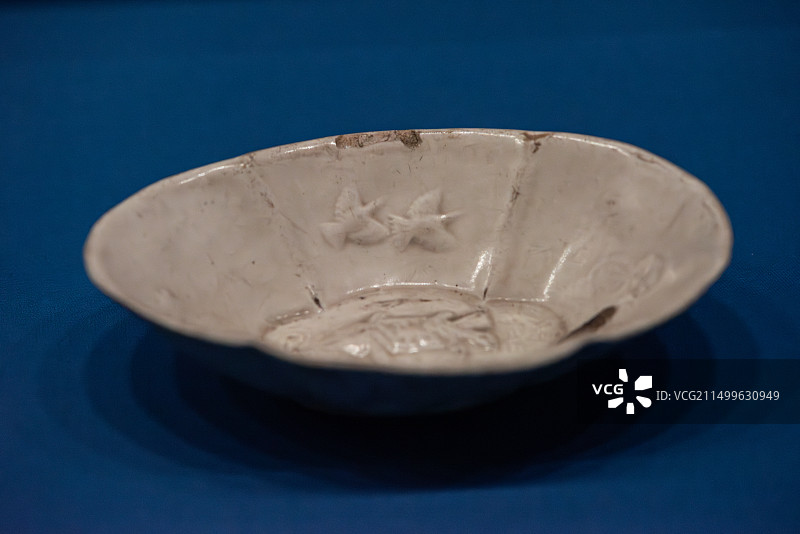 吴文化博物馆新九州特展展出的定州博物馆馆藏文物定窑瓷器图片素材