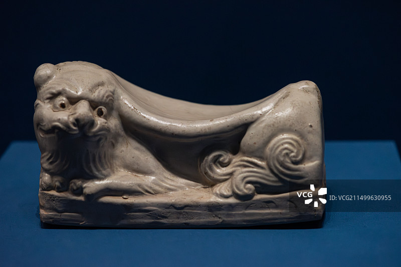 吴文化博物馆新九州特展展出的定州博物馆馆藏文物定窑瓷器图片素材