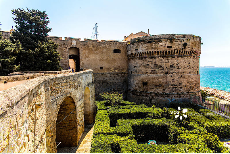 意大利普利亚塔兰托阿拉贡城堡图片素材