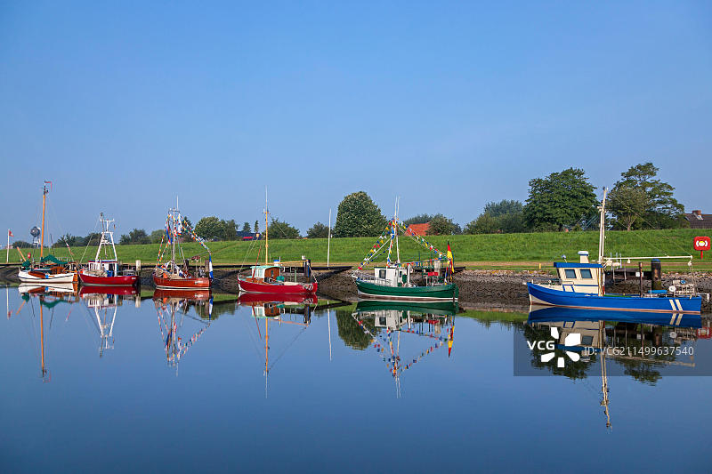 德国石勒苏益格-荷尔斯泰因州弗里德里克斯科格港口的船只图片素材