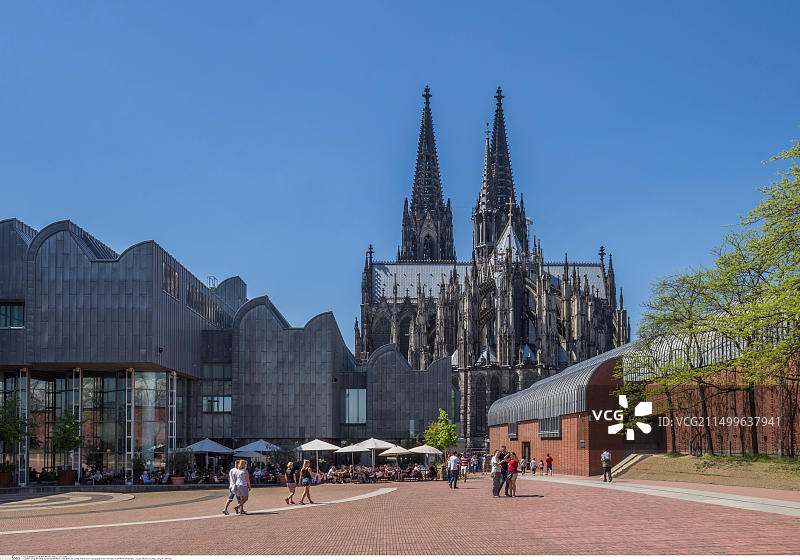 德国北莱茵-威斯特法伦州科隆路德维希博物馆与科隆大教堂图片素材