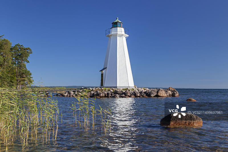 瑞典卡尔斯堡韦特恩湖灯塔图片素材