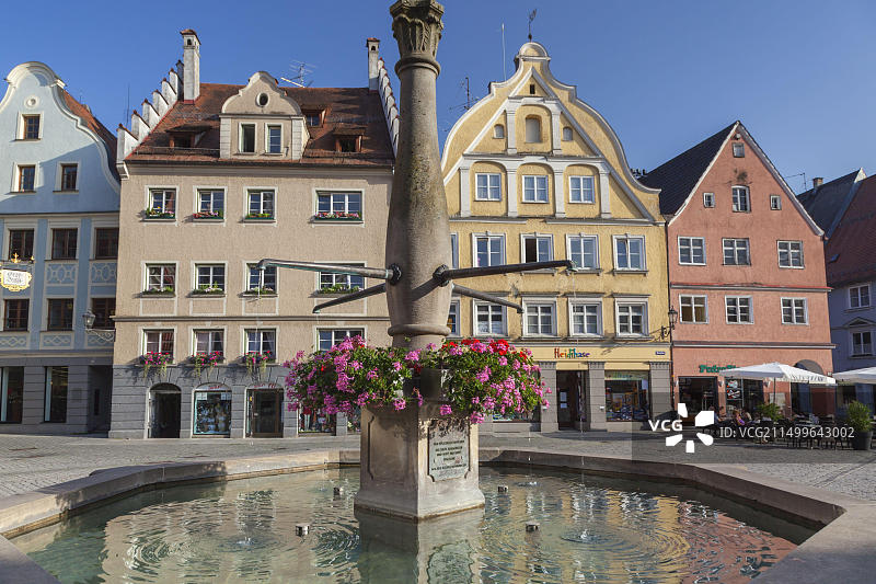 德国巴伐利亚梅明根 marketplace 喷泉图片素材