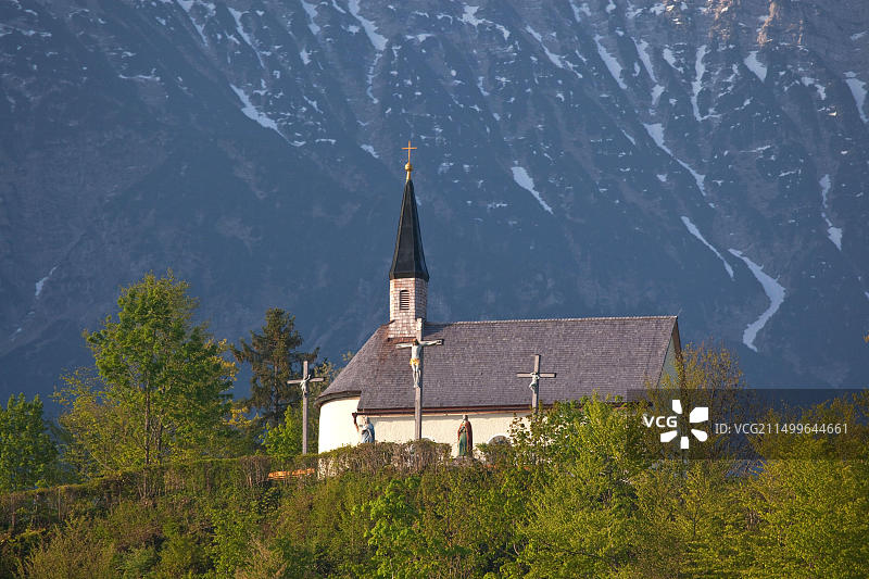 德国巴伐利亚Eschenlohe的圣尼古拉斯教堂图片素材