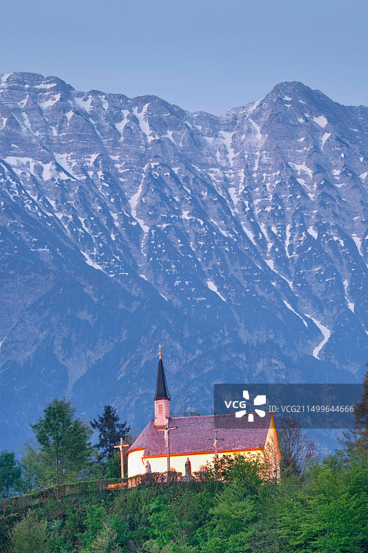 德国巴伐利亚Eschenlohe的圣尼古拉斯教堂图片素材