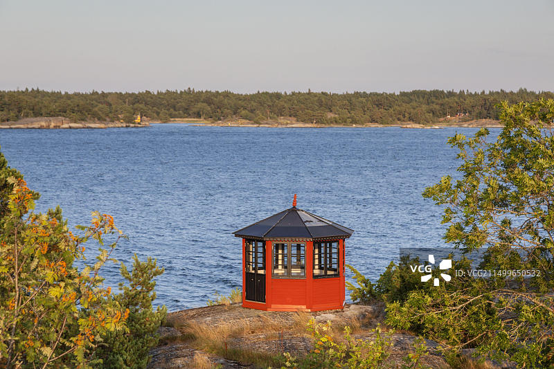 瑞典斯德哥尔摩群岛Moeja岛凉亭图片素材
