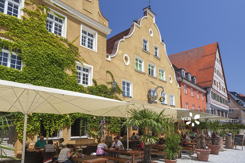 德国巴伐利亚梅明根葡萄酒市场的山墙房屋图片素材