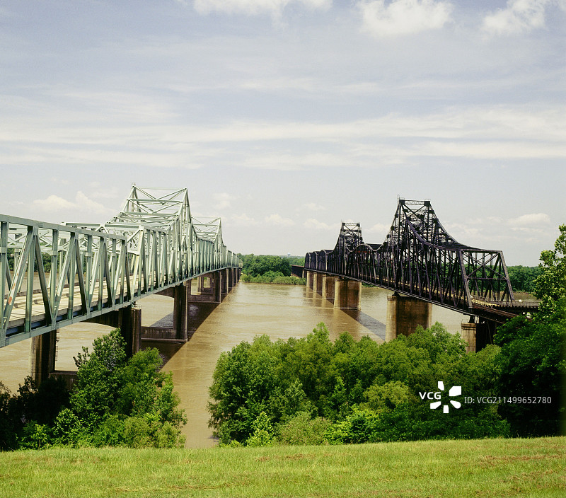 美国密西西比州维克斯堡密西西比河桥梁图片素材