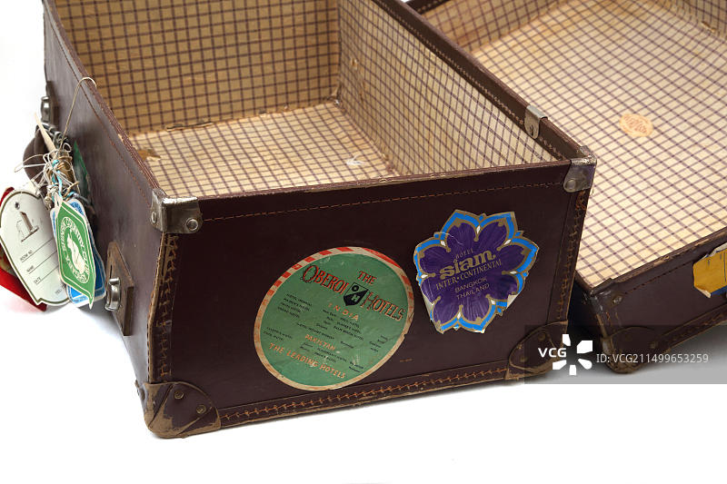 带旅行贴纸的复古皮革Everlasta手提箱图片素材