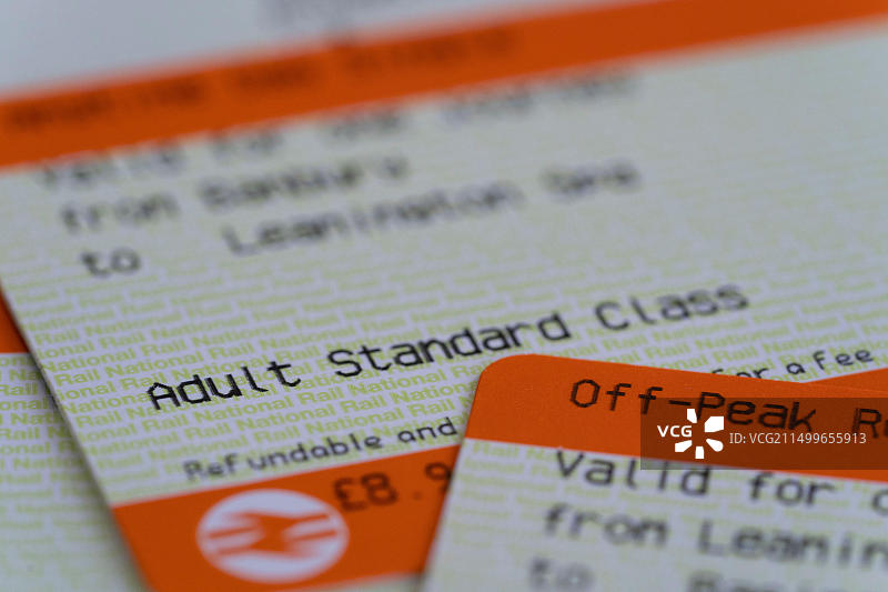 英国成人标准铁路车票特写：铁路票价上涨图片素材