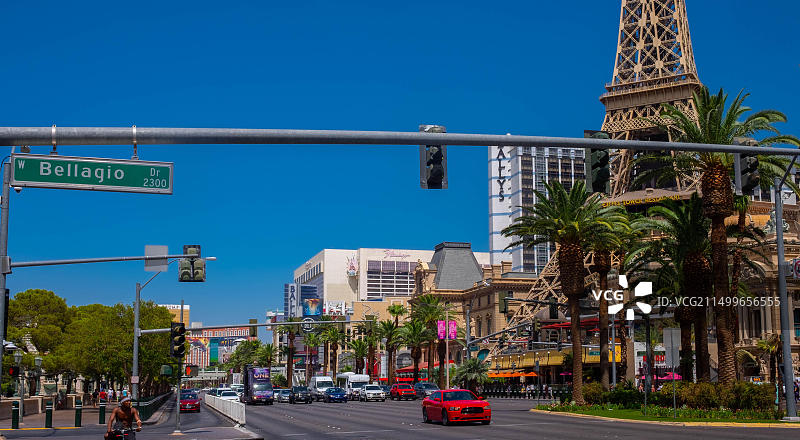 拉斯维加斯大道：巴黎酒店和火烈鸟酒店图片素材