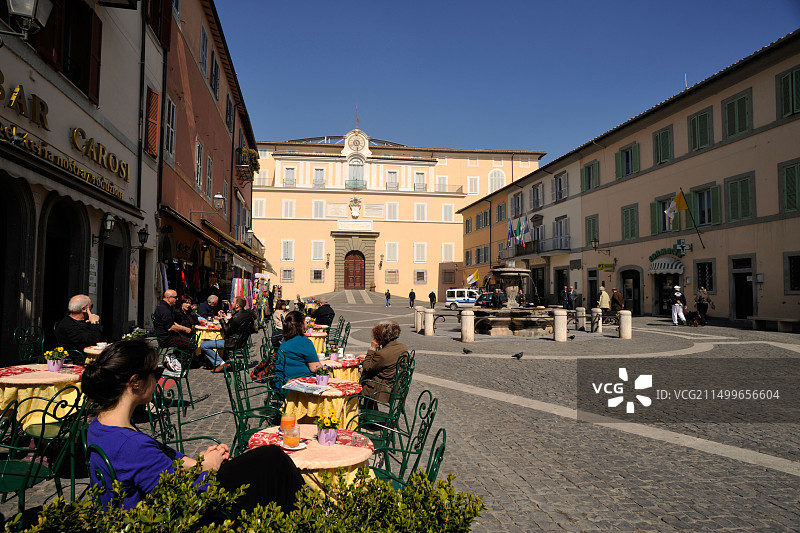 意大利拉齐奥：甘道夫堡自由广场的咖啡馆和教皇宫殿图片素材