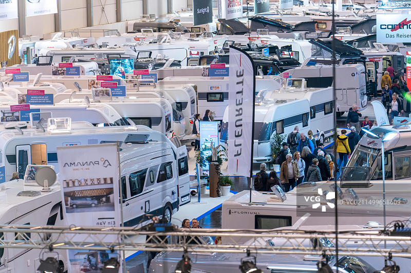 旅行露营展览会：房车及旅游用品图片素材
