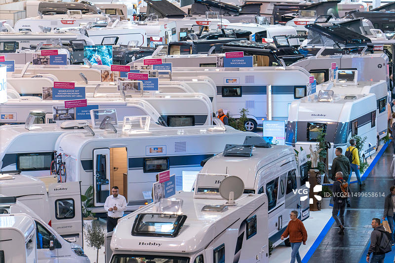 旅行露营展览会：房车及旅游用品图片素材