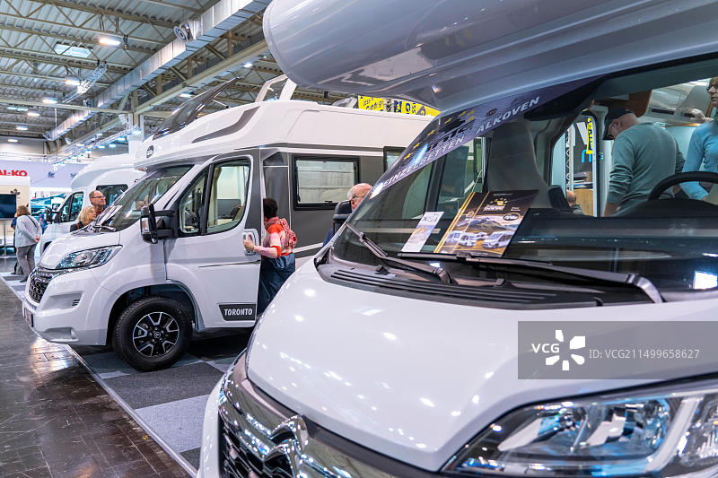 旅行露营展览会：房车及旅游用品图片素材