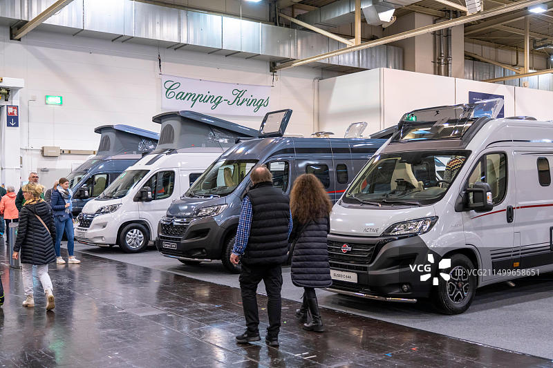 旅行露营展览会：房车及旅游用品图片素材
