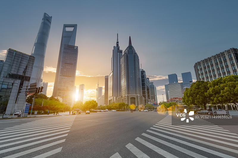 上海世纪大道日落景色图片素材