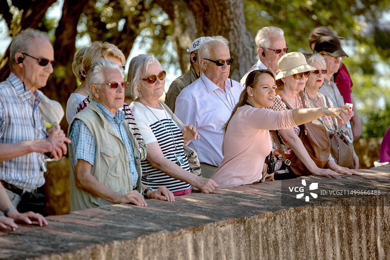 里斯本圣若热城堡的旅行团图片素材