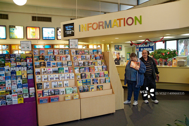 位于75号州际公路佐治亚州界以南的佛罗里达州旅游信息中心图片素材