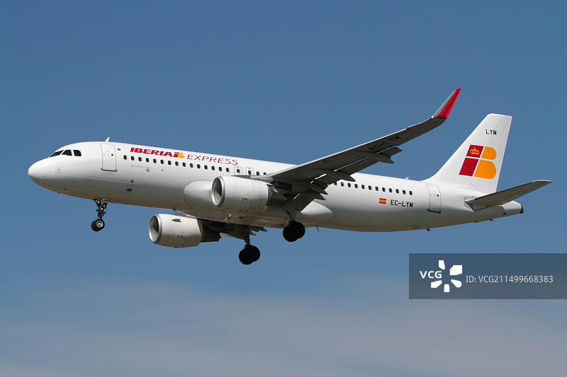 商业客机进近图片素材