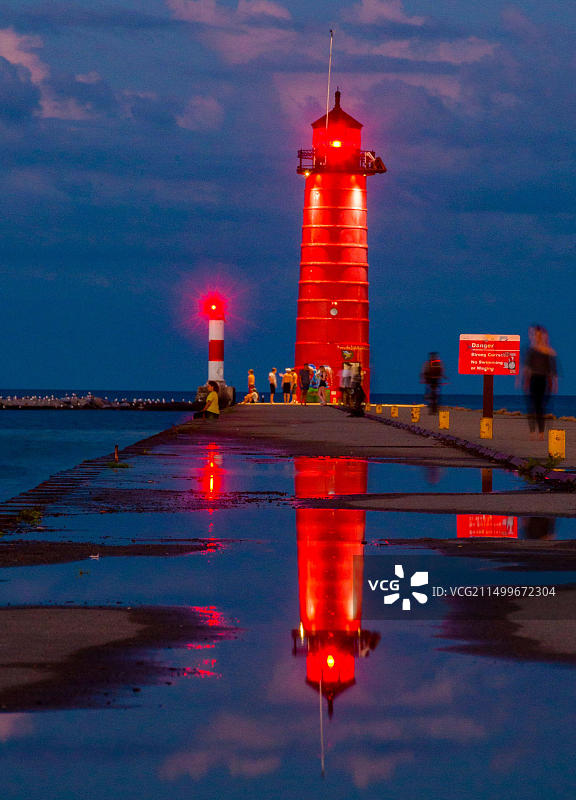 黎明时分克诺沙威斯康星州北码头灯塔，美国图片素材