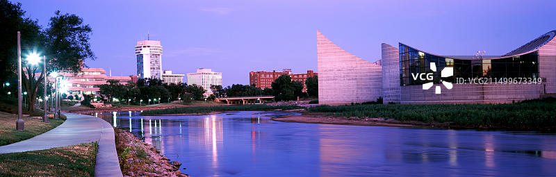 阿肯色州威奇托市河滨建筑群，美国图片素材