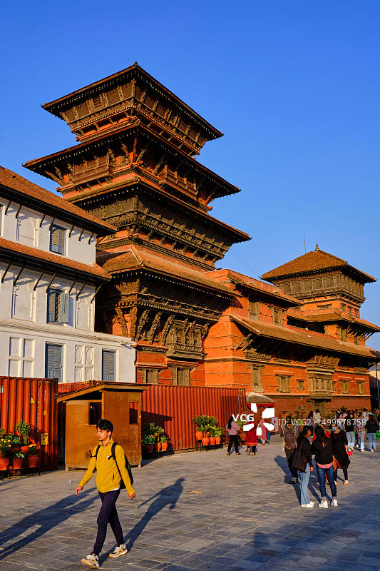 尼泊尔加德满都谷地加德满都杜巴广场：皇宫和巴桑塔布塔图片素材