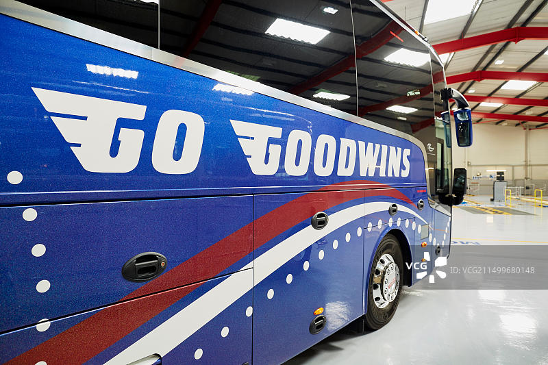 曼彻斯特Go Goodwins of Eccles旅游巴士公司车库内的复古双层巴士图片素材