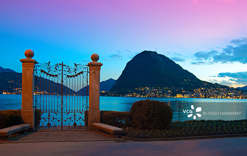 卢加诺湖畔长廊圣萨尔瓦多门图片素材